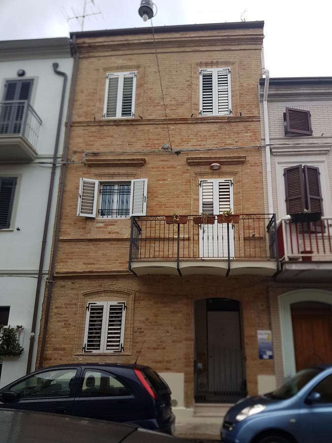 Bed and Breakfast Dolci Notti Di Maga Cacao Civitanova Marche Exterior foto